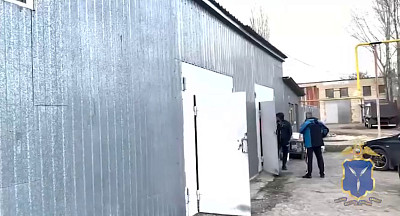 Саратовца осудят за продажу сомнительного алкоголя и сигарет из гаража